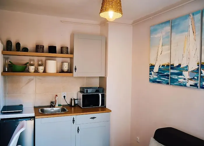 Lenny\'S Apartment